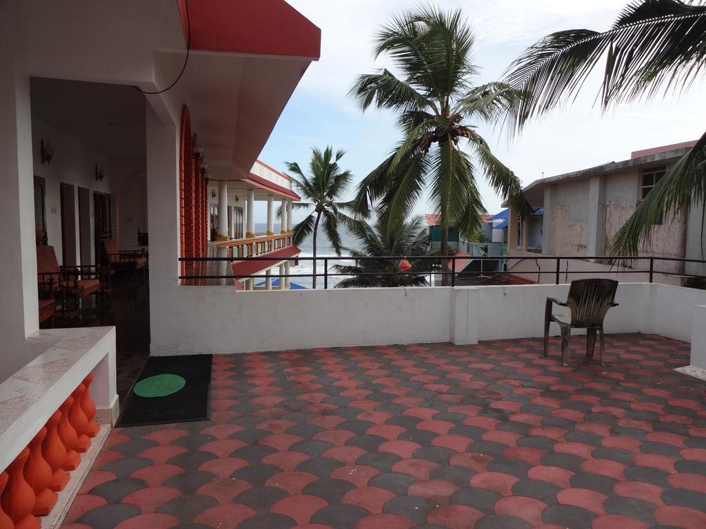 Hotel Sea View Palace - The Beach Hotel Kovalam Exterior foto
